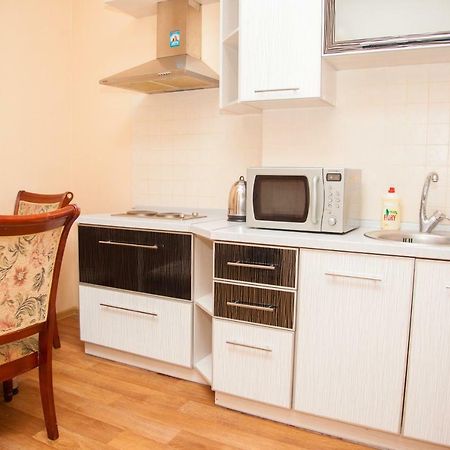 Semi-Luxury Apartment On Zhukovskogo Street 57 Zaporizhia 外观 照片