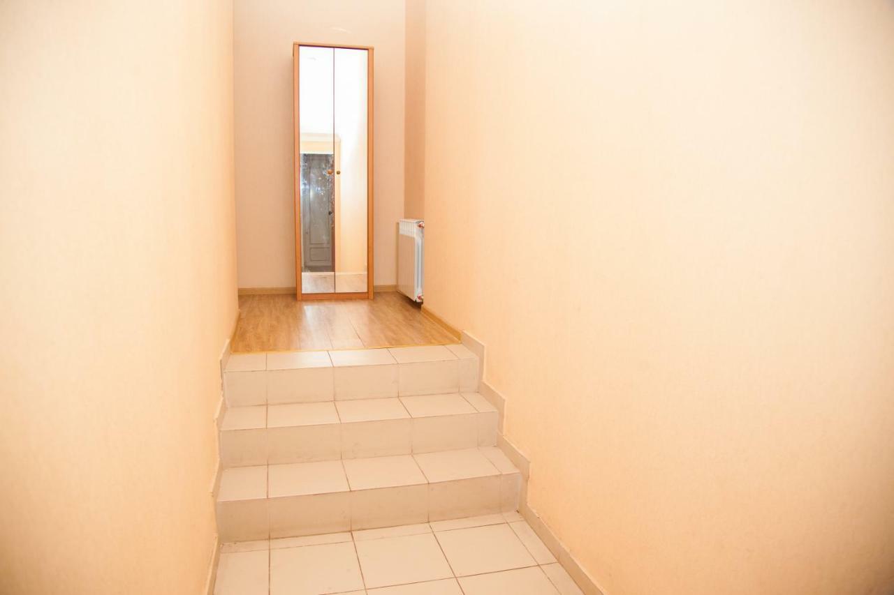 Semi-Luxury Apartment On Zhukovskogo Street 57 Zaporizhia 外观 照片